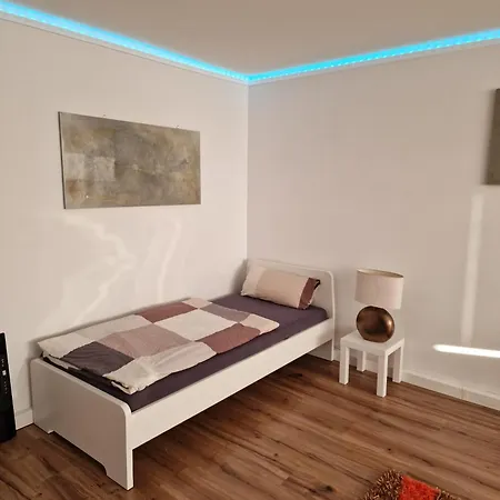 Moeblierte 3 Zimmer Unterkunft Mit Internet Apartment